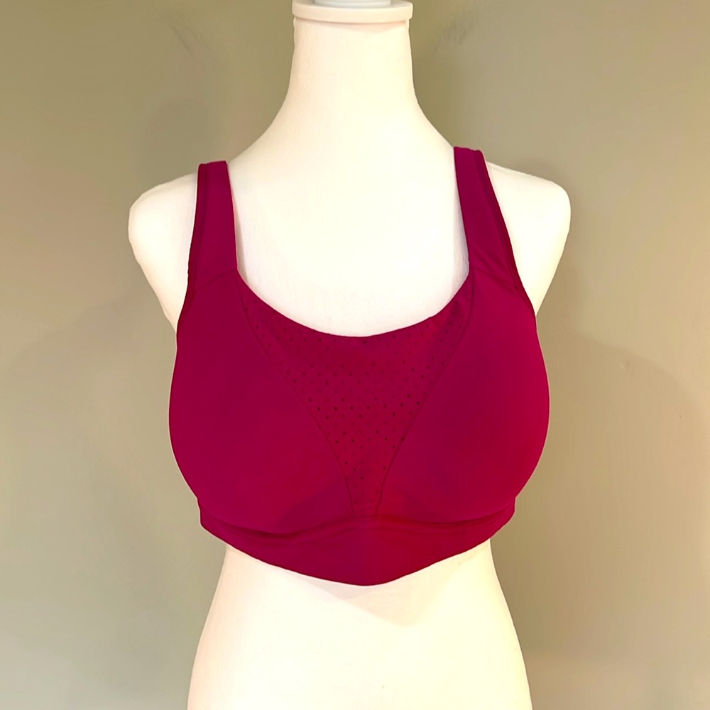 Lululemon Tata Tamer, 38DD, Fuchsia
